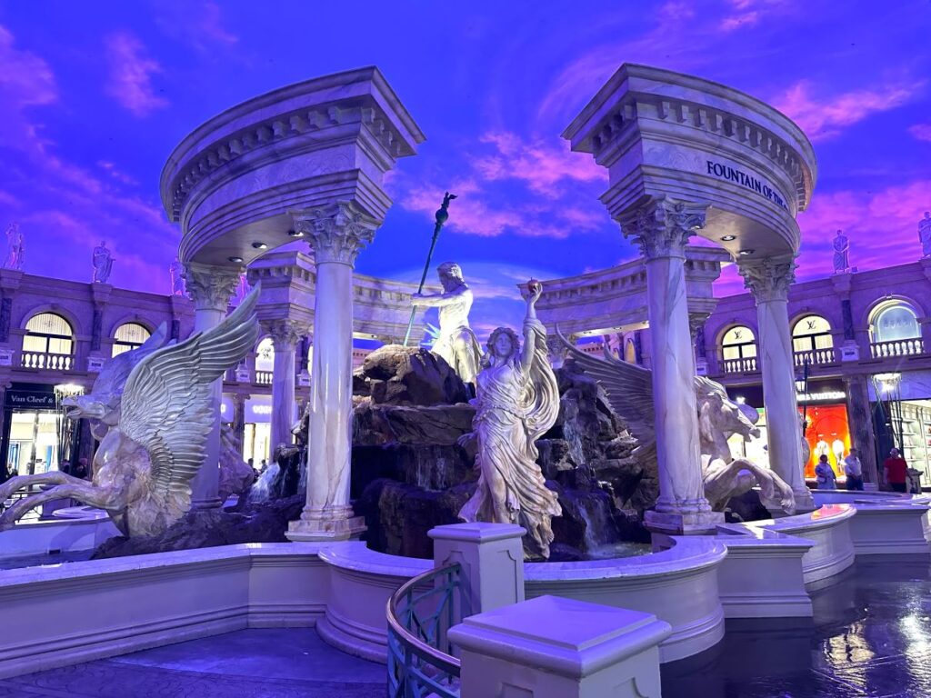 Фонтан Бога в готелі Caesars Palace