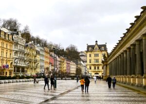 Детальніше про статтю Карлові Вари – топ 7 визначних місць, які варто побачити